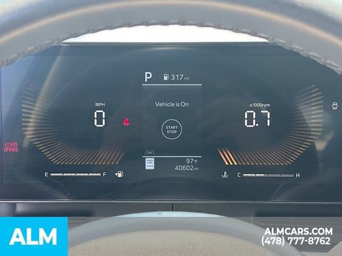 Used 2025 Kia Carnival FWD image 28