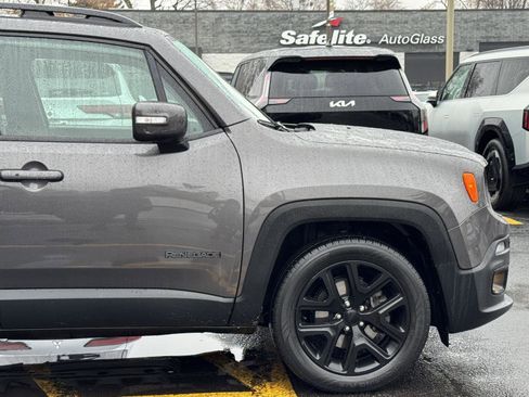 Used 2017 Jeep Renegade Altitude image 11