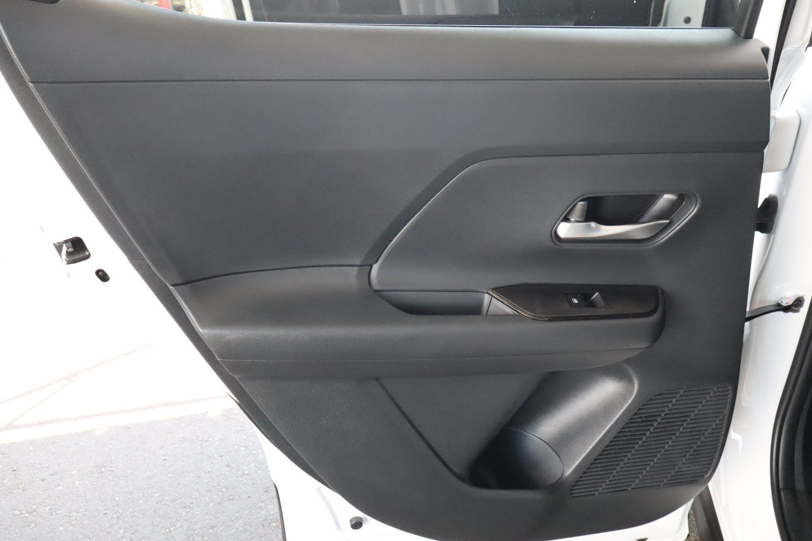 Used 2025 Nissan Kicks SV FWD image 37