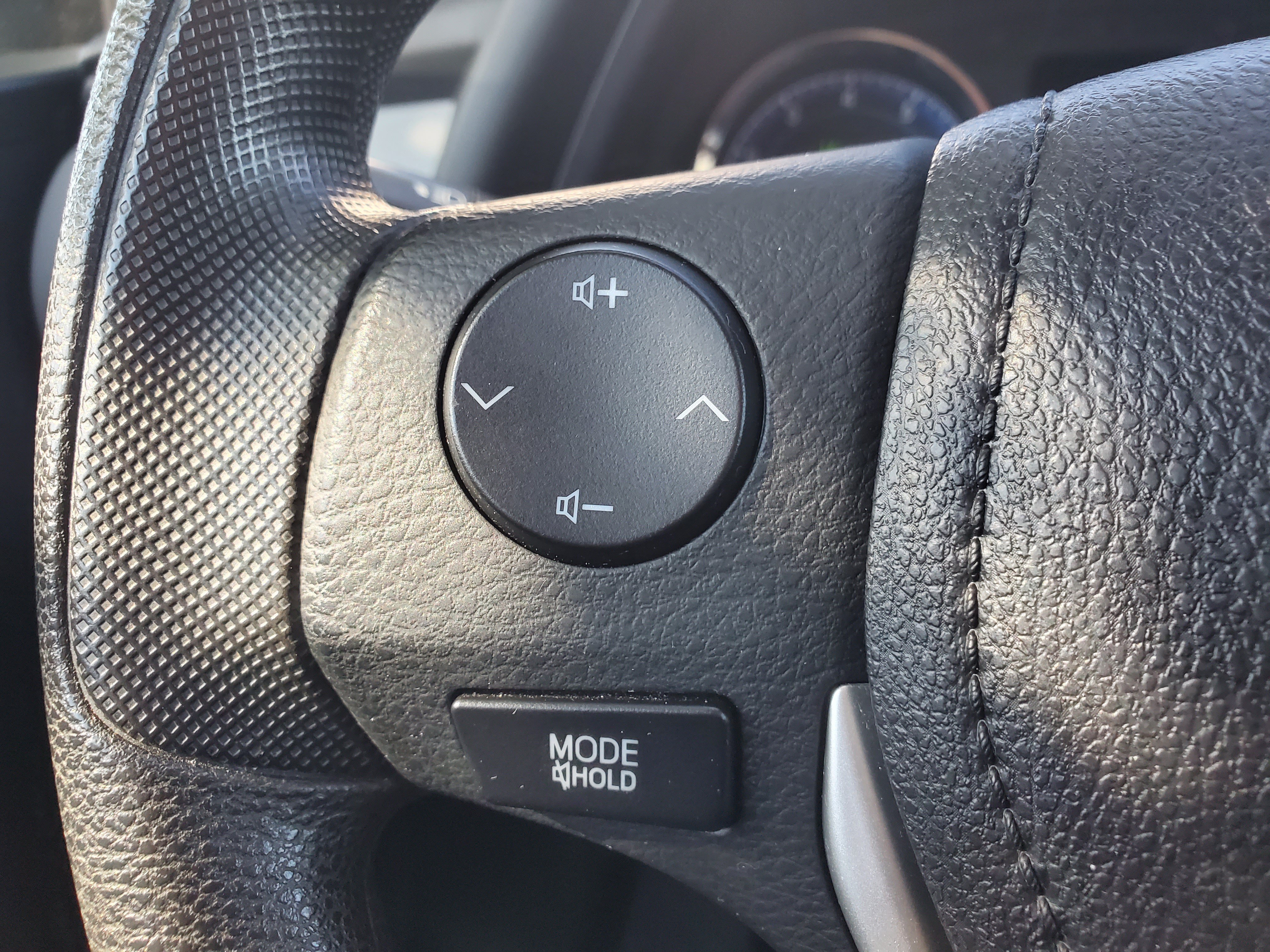 Used 2018 Toyota Corolla LE FWD image 13