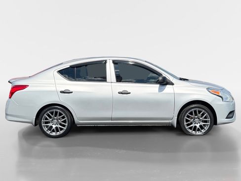 Used 2015 Nissan Versa S FWD image 7