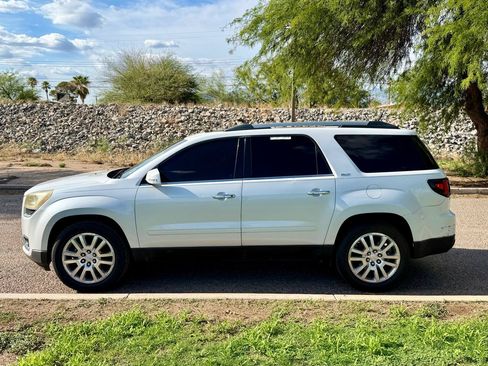 Used 2016 GMC Acadia SLT w/ Premium Edition FWD image 2
