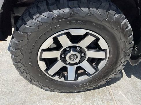 Used 2022 Toyota 4Runner TRD Off-Road Premium w/ Moonroof Package image 12