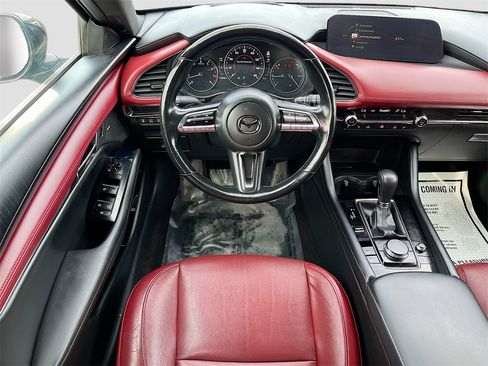 Used 2022 MAZDA MAZDA3 s image 24