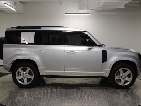 Used 2022 Land Rover Defender 110 XS Edition AWD/4WD image 8