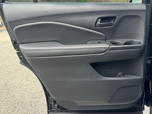 Used 2023 Honda Passport EX-L image 16