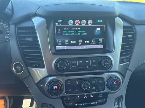 Used 2018 Chevrolet Tahoe LT w/ LT Signature Package AWD/4WD image 13