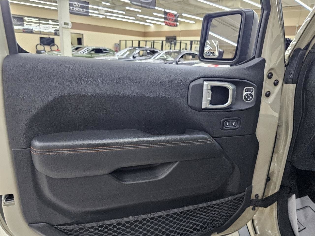 Used 2020 Jeep Gladiator Mojave AWD/4WD image 36