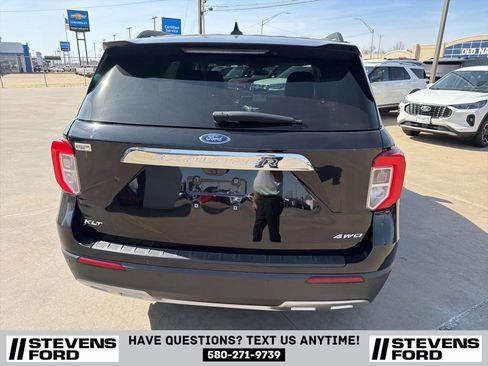 Used 2024 Ford Explorer XLT w/ Equipment Group 202A image 5