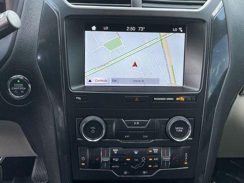 Used 2019 Ford Explorer XLT w/ Equipment Group 202A FWD image 21