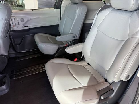 Used 2023 Toyota Sienna XLE image 24