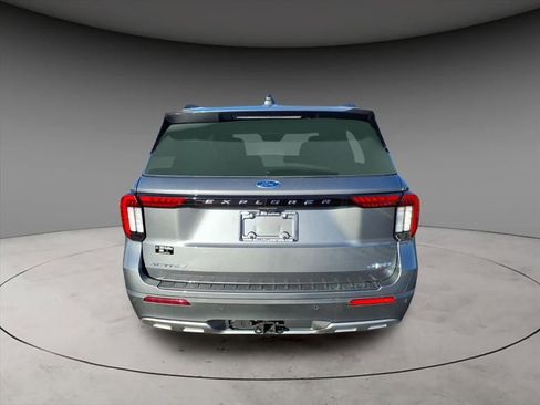 New 2026 Ford Explorer Active w/ Active Comfort Package image 7