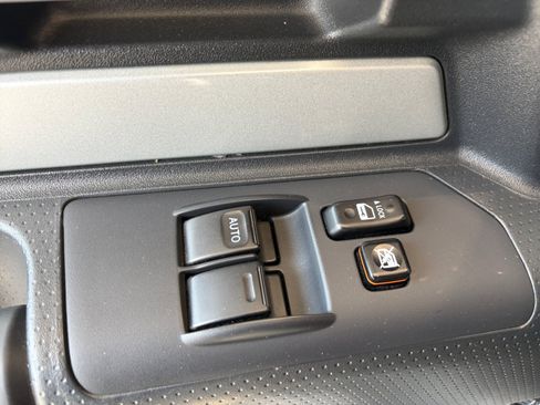 Used 2008 Toyota FJ Cruiser 4WD image 13