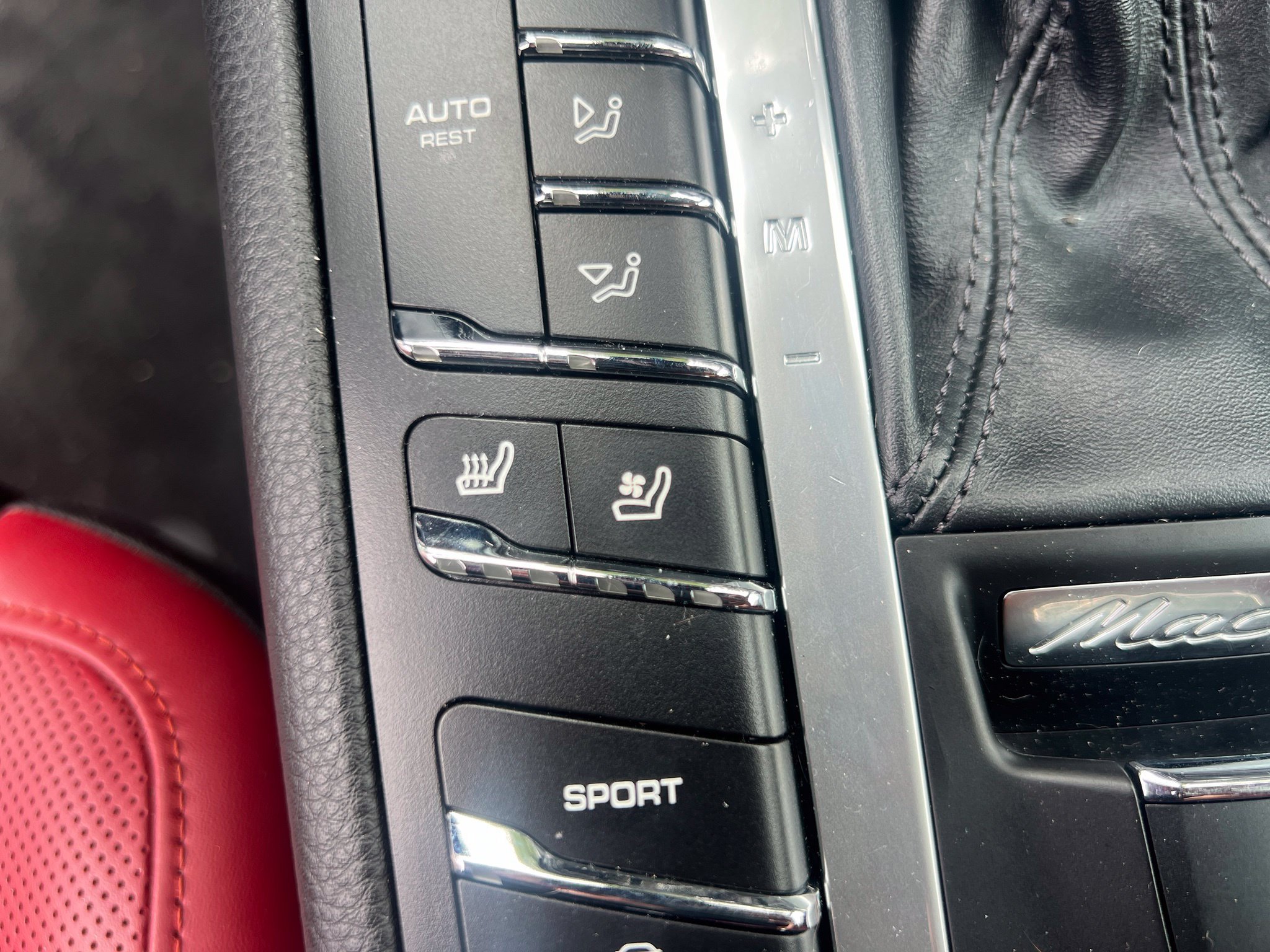 Used 2021 Porsche Macan S AWD/4WD image 20