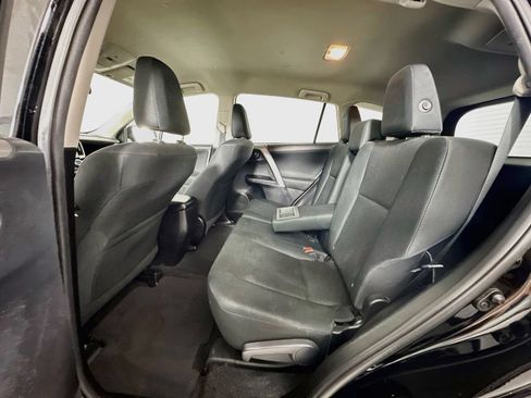 Used 2017 Toyota RAV4 LE FWD image 17