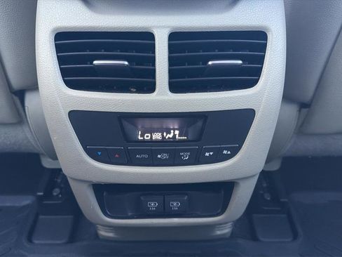 Used 2017 Acura MDX FWD image 18