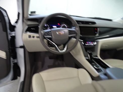 Certified 2024 Cadillac XT6 Premium Luxury w/ Technology Package AWD/4WD image 5