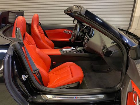 Used 2024 BMW Z4 sDrive30i w/ Premium Package image 31