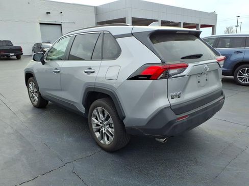 Used 2023 Toyota RAV4 XLE Premium image 5