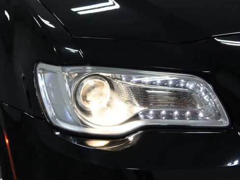 Used 2023 Chrysler 300 Touring AWD/4WD image 12