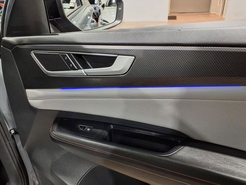 Used 2024 Volkswagen Atlas Peak Edition SE image 23