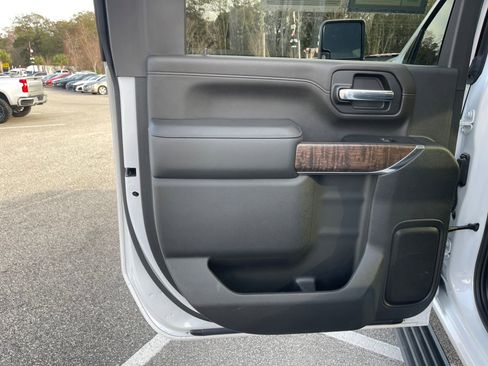 Used 2025 GMC Sierra 2500 Denali Ultimate image 23