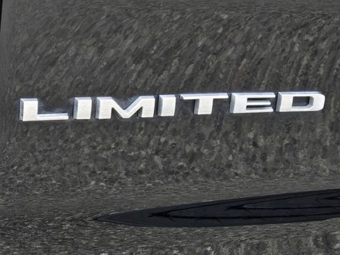 Used 2021 RAM 1500 Limited AWD/4WD image 3