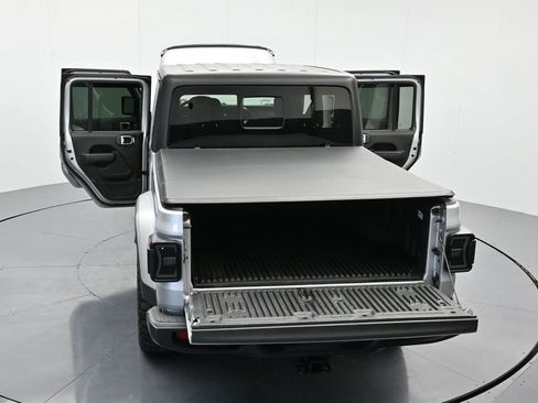 Used 2022 Jeep Gladiator Willys image 44