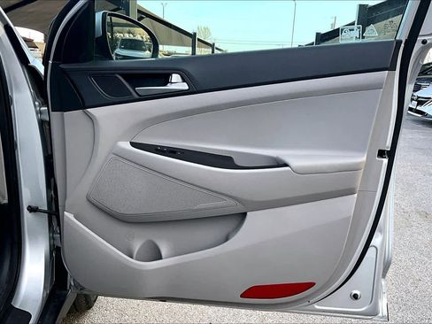 Used 2019 Hyundai Tucson SE image 22