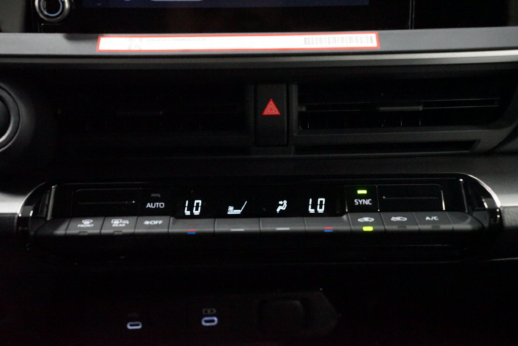 New 2027 Toyota Prius LE FWD image 19