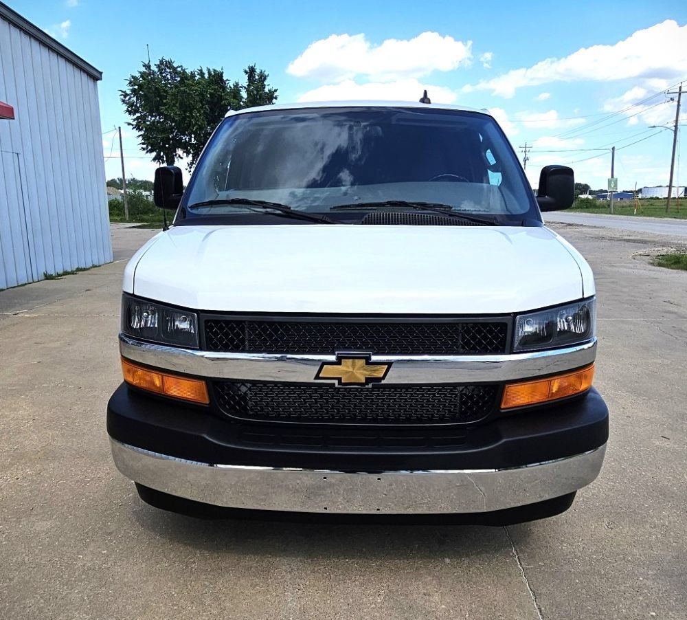 Used 2023 Chevrolet Express 2500 w/ Driver Convenience Package RWD image 2