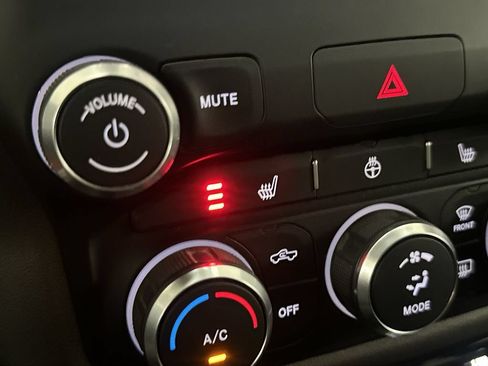 Used 2019 RAM 1500 Big Horn AWD/4WD image 42