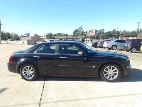 Used 2006 Chrysler 300 C w/ Protection Group II image 5