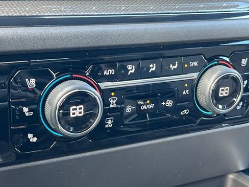 Used 2024 Chevrolet Silverado 1500 ZR2 w/ Technology Package image 28