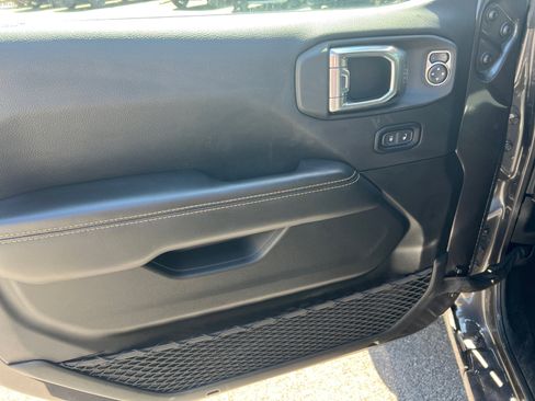 Used 2025 Jeep Wrangler Sahara w/ Safety Group image 10