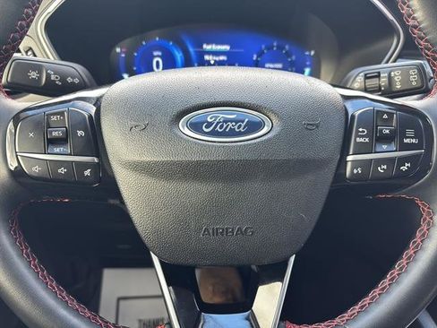 Certified 2022 Ford Escape SEL w/ SEL Stealth AWD Package image 26