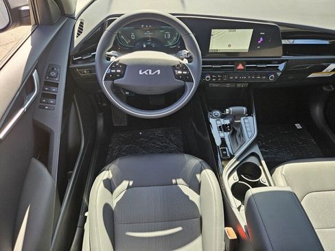 New 2025 Kia Niro EX image 9