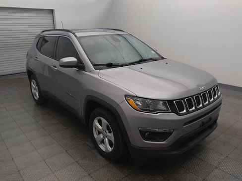 Used 2018 Jeep Compass Latitude FWD image 13