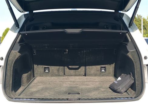 Used 2019 Bentley Bentayga image 14