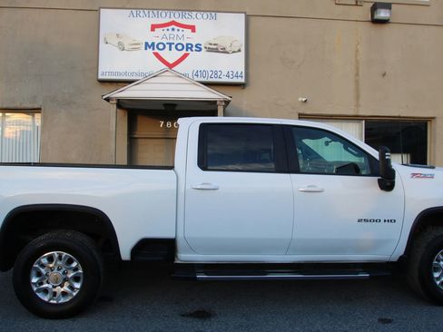 Used 2023 Chevrolet Silverado 2500 LT w/ Convenience Package AWD/4WD image 4