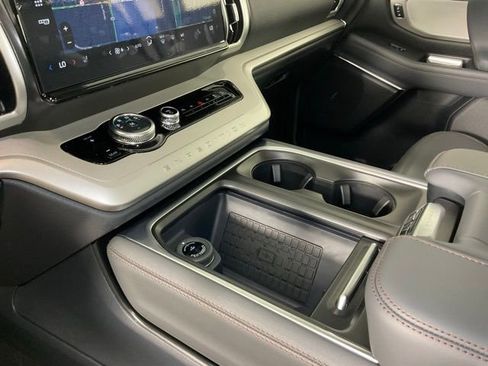 New 2025 Ford Expedition Active image 21