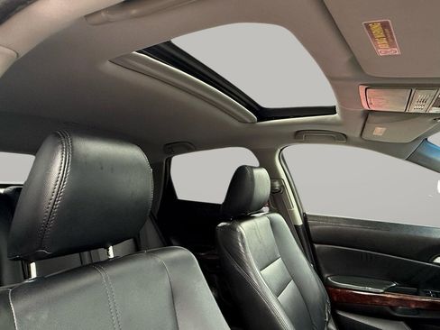 Used 2010 Honda Crosstour EX image 21