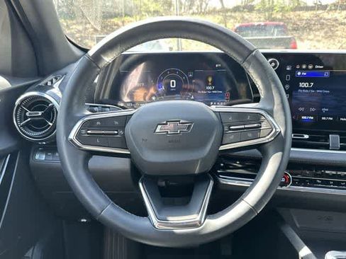 Used 2025 Chevrolet Equinox LT w/ Convenience Package II image 8