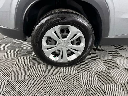 Used 2025 Chevrolet Trax LS w/ Driver Confidence Package image 31