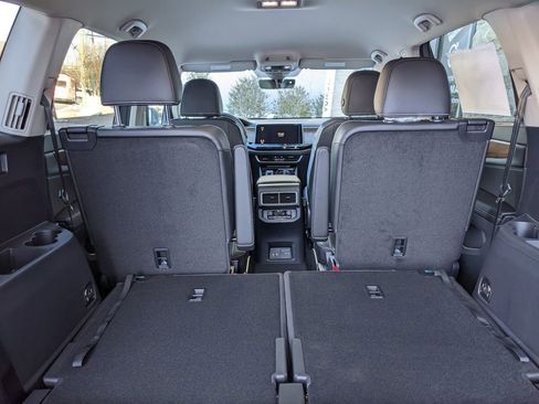 New 2026 Volkswagen Atlas SE image 25