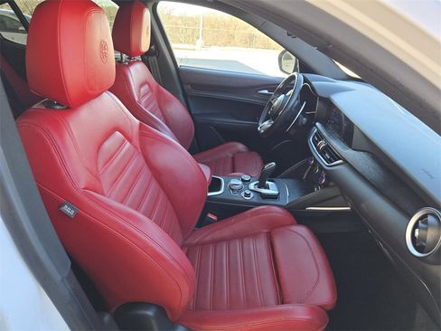 Used 2022 Alfa Romeo Stelvio Sprint image 29