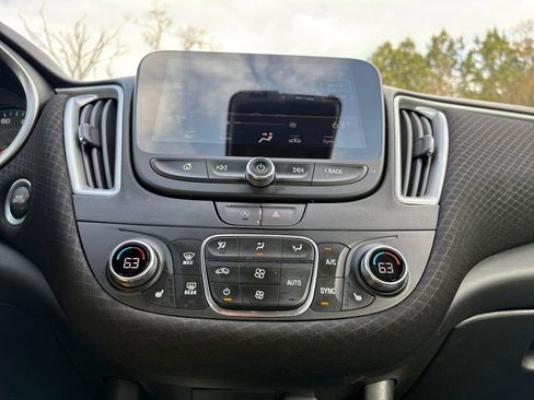 Used 2025 Chevrolet Malibu LT image 24