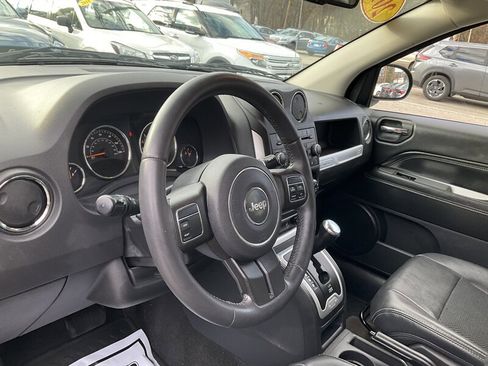 Used 2014 Jeep Compass Latitude w/ Sun/Sound Group image 18
