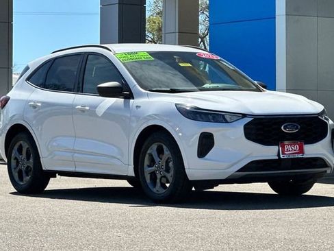 Used 2023 Ford Escape ST-Line image 2