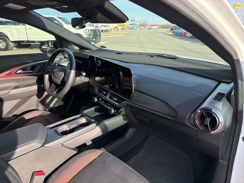 Used 2024 Chevrolet Equinox EV RS image 22